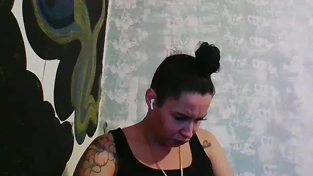 imisamoore69 online show from October 25, 11:00 pm