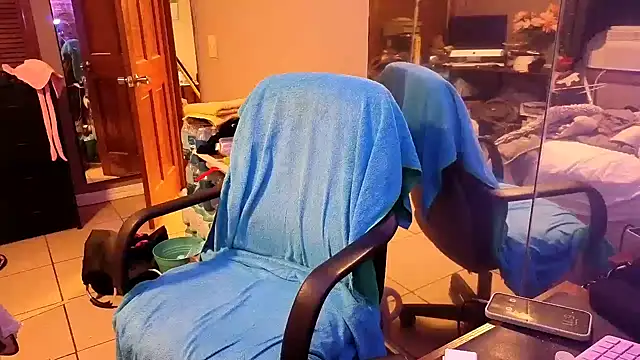 imisamoore69 online show from March 8, 9:12 am