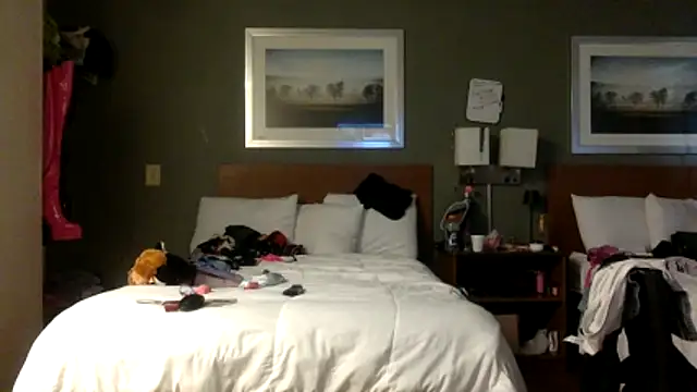 sissyvee online show from March 2, 11:55 pm