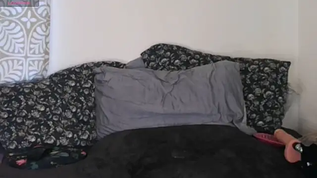 TsSnailGirl69 online show from March 12, 7:49 pm