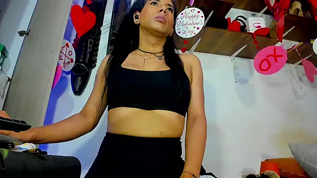 Snapshot of sashasweethot chatting on February 13, 3:45 am sashasweethot online show from February 13, 3:45 am