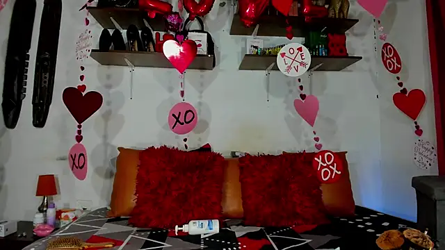 Snapshot of sashasweethot chatting on March 2, 9:30 pm sashasweethot online show from March 2, 9:30 pm