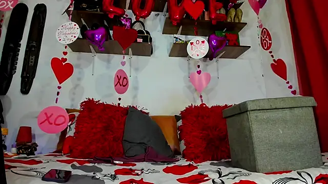 Snapshot of sashasweethot chatting on March 7, 9:53 pm sashasweethot online show from March 7, 9:53 pm