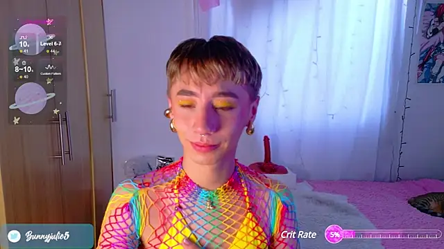 Snapshot of Littlebunny21 chatting on December 6, 8:56 pm Littlebunny21 online show from December 6, 8:56 pm