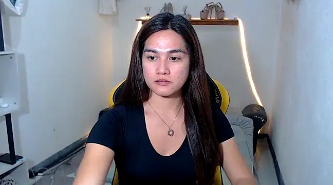 MarieLoveGlamorous online show from March 9, 11:36 am