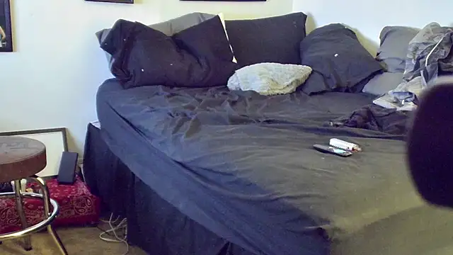 DoMeDoggyDiana online show from March 4, 7:54 pm