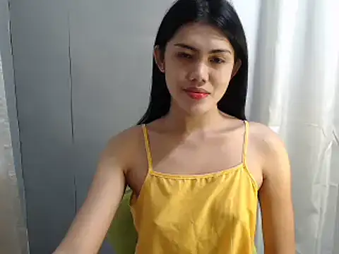 Delicate Savannah online show from January 3, 2:30 pm