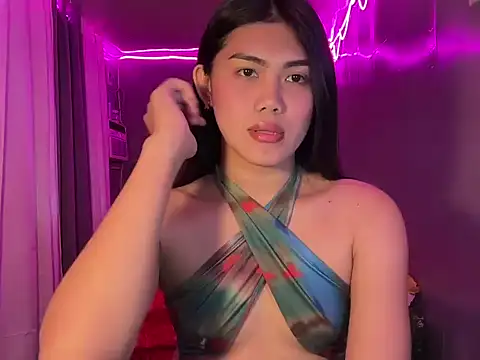 Delicate Savannah online show from September 10, 6:01 am