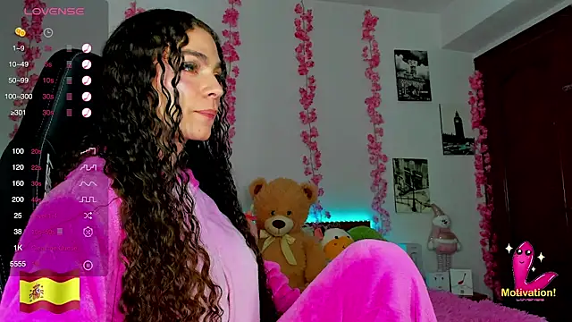 Snapshot of gabrielatafur_ chatting on December 14, 1:17 am gabrielatafur  online show from December 14, 1:17 am