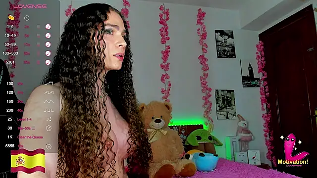 Snapshot of gabrielatafur_ chatting on December 15, 3:34 am gabrielatafur  online show from December 15, 3:34 am