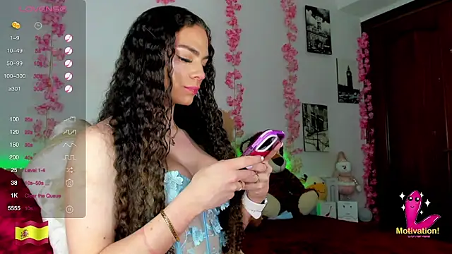 Snapshot of gabrielatafur_ chatting on February 13, 1:00 am gabrielatafur  online show from February 13, 1:00 am