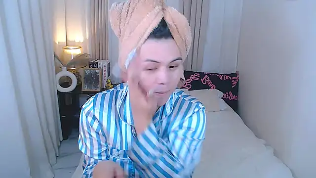 Mimi Cums online show from November 1, 4:21 am