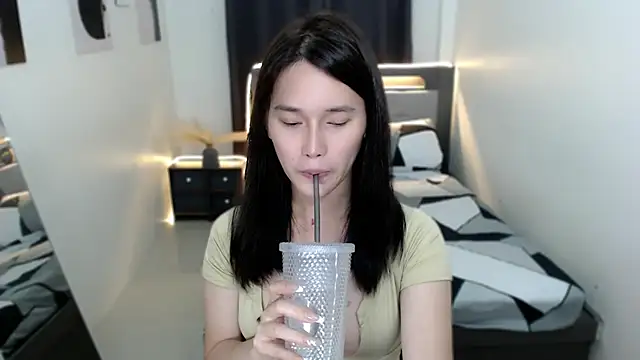 AmazingLuchie online show from January 8, 6:28 am