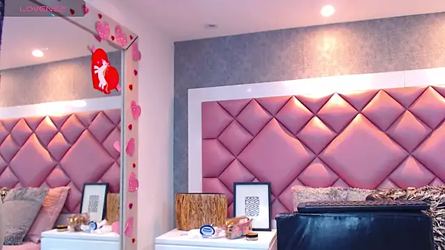 DanielaDuff online show from October 30, 7:57 pm