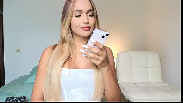 carminaurmommy online show from December 17, 7:04 pm