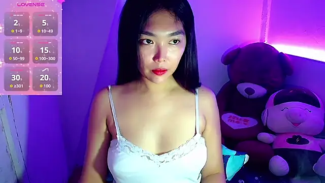 TR4NSCUTI3 online show from October 24, 7:30 pm