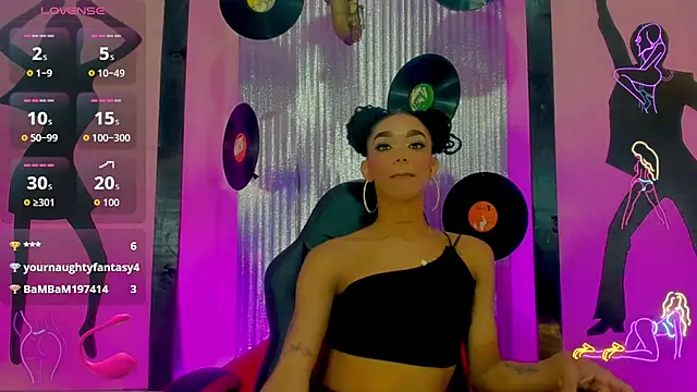 nickyminach  online show from October 25, 8:26 pm