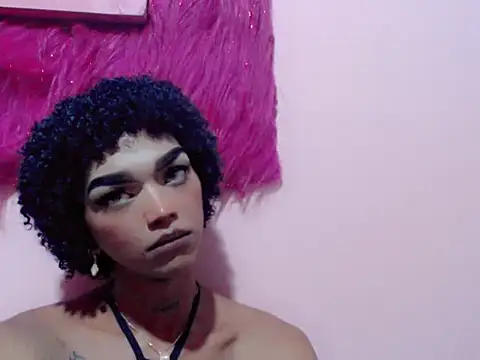 nickyminach  online show from January 13, 12:18 am