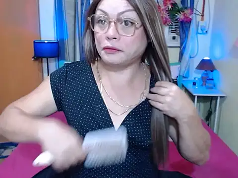 UrAsianPrincessDanie online show from November 20, 12:11 am