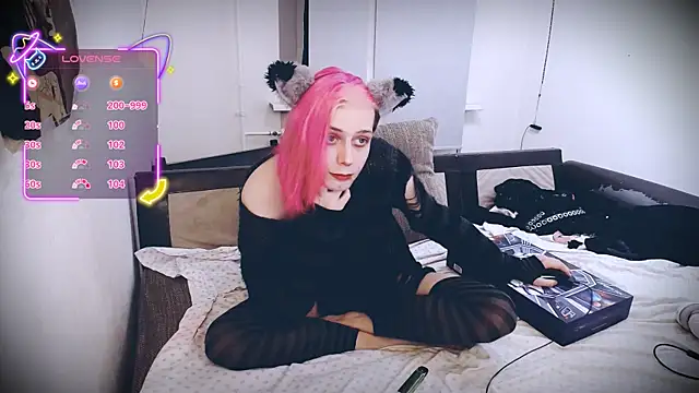 Littlepinkcat online show from December 22, 11:20 pm