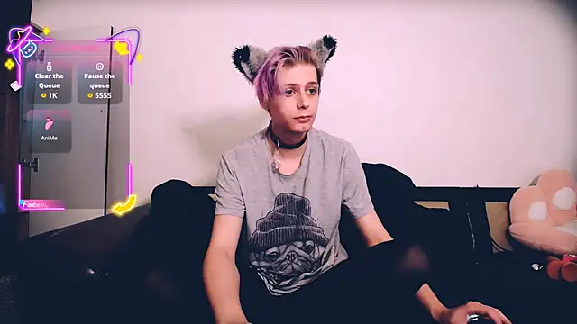 Littlepinkcat online show from May 22, 11:34 pm